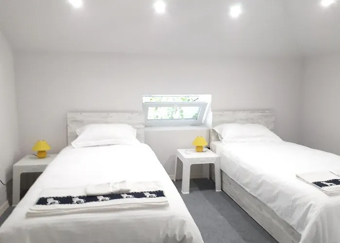 Top Center 4-Bedroom Apartment